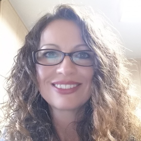 Meet your Posher, Lisa - Picture 1 of 1